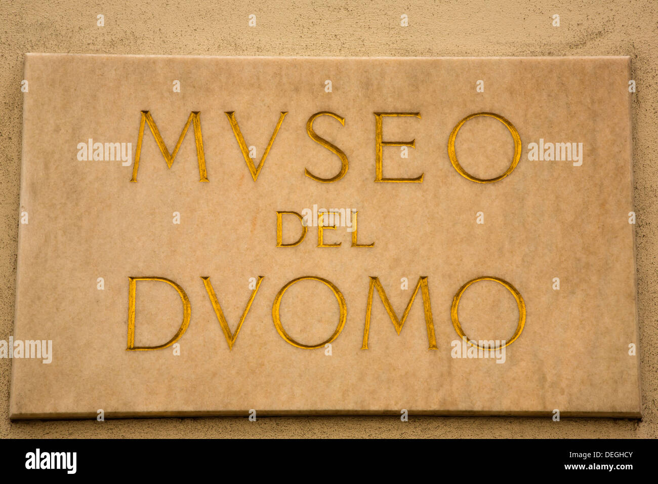 Nahaufnahme einer Plakette, Museo Del Duomo, Mailand, Lombardei, Italien Stockfoto