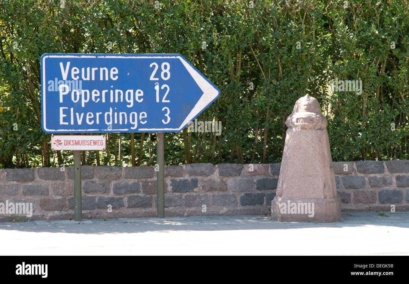 Abgrenzung Stein Markierungslinie an der Westfront, Boezinge, auffallende Ypres, Flandern Stockfoto