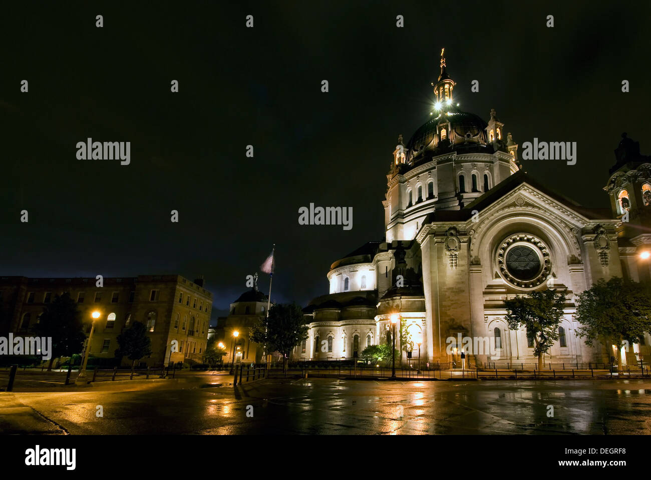 Nacht-Foto von Saint-Paul-Kathedrale. Saint Paul, Minnesota, USA Stockfoto