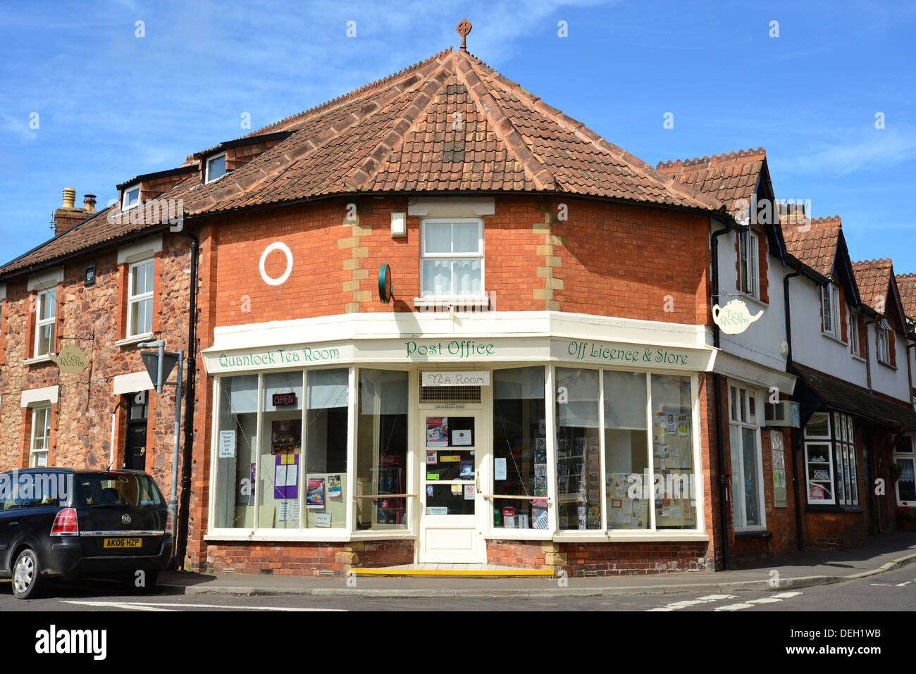 Quantock Teestube und Postamt, Schloss-Straße, Nether Stowey, Somerset, England, Vereinigtes Königreich Stockfoto