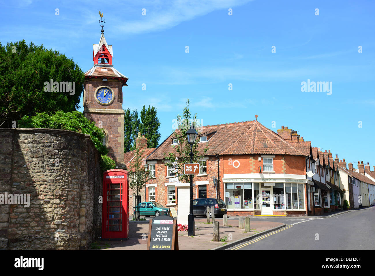 Der Uhrturm in St Mary Street, Nether Stowey, Somerset, England, Vereinigtes Königreich Stockfoto