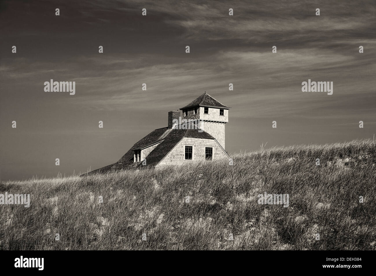 Einsamen Strand Haus eingebettet in die dune Grass, Cape Cod, Massachusetts, USA Stockfoto