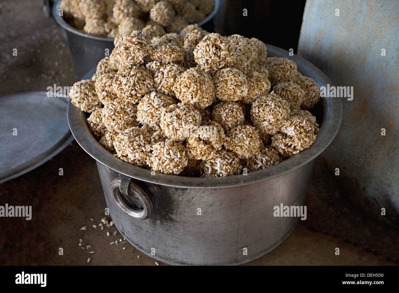 Ladoo indische Süßigkeiten, Orissa, Indien Stockfoto