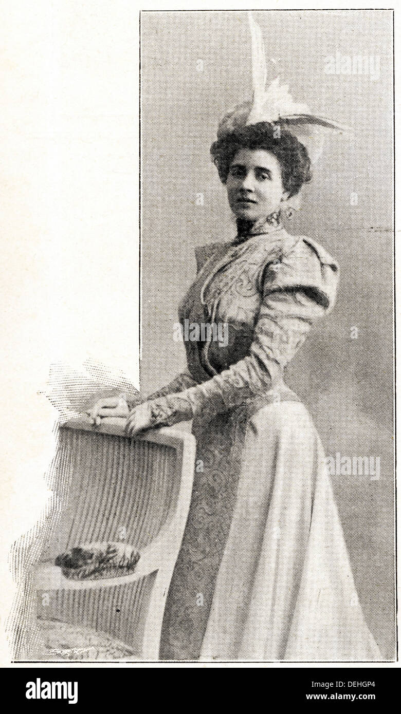 Viktorianische Frau. 1890er Jahren viktorianische Mode aus Paris von Designer PAQUIN ca. 1898 Stockfoto