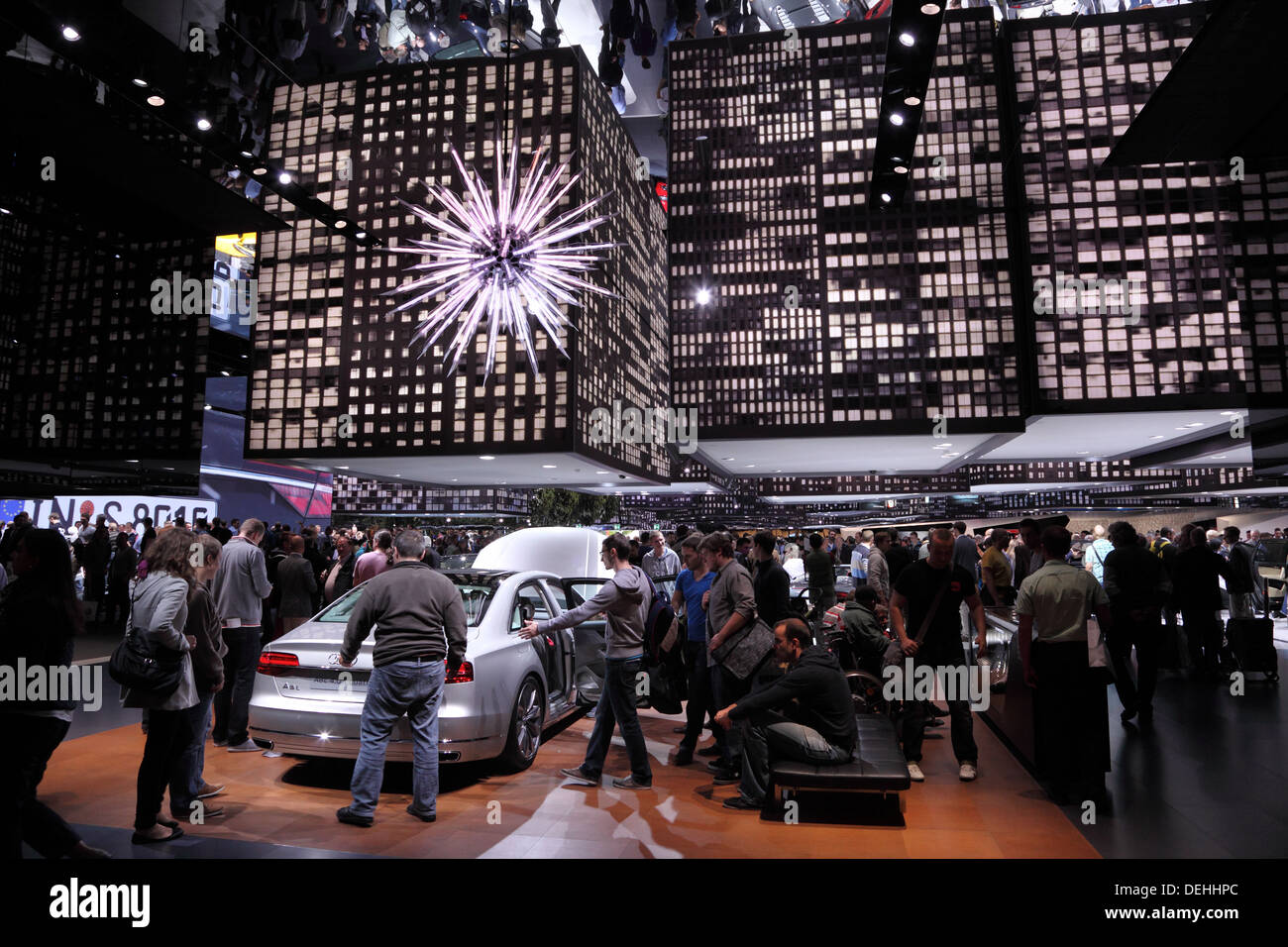 Internationale Automobilausstellung in Frankfurt am Main, Deutschland. Audi-Halle auf der 65. IAA in Frankfurt, Deutschland am 17. September 2013 Stockfoto