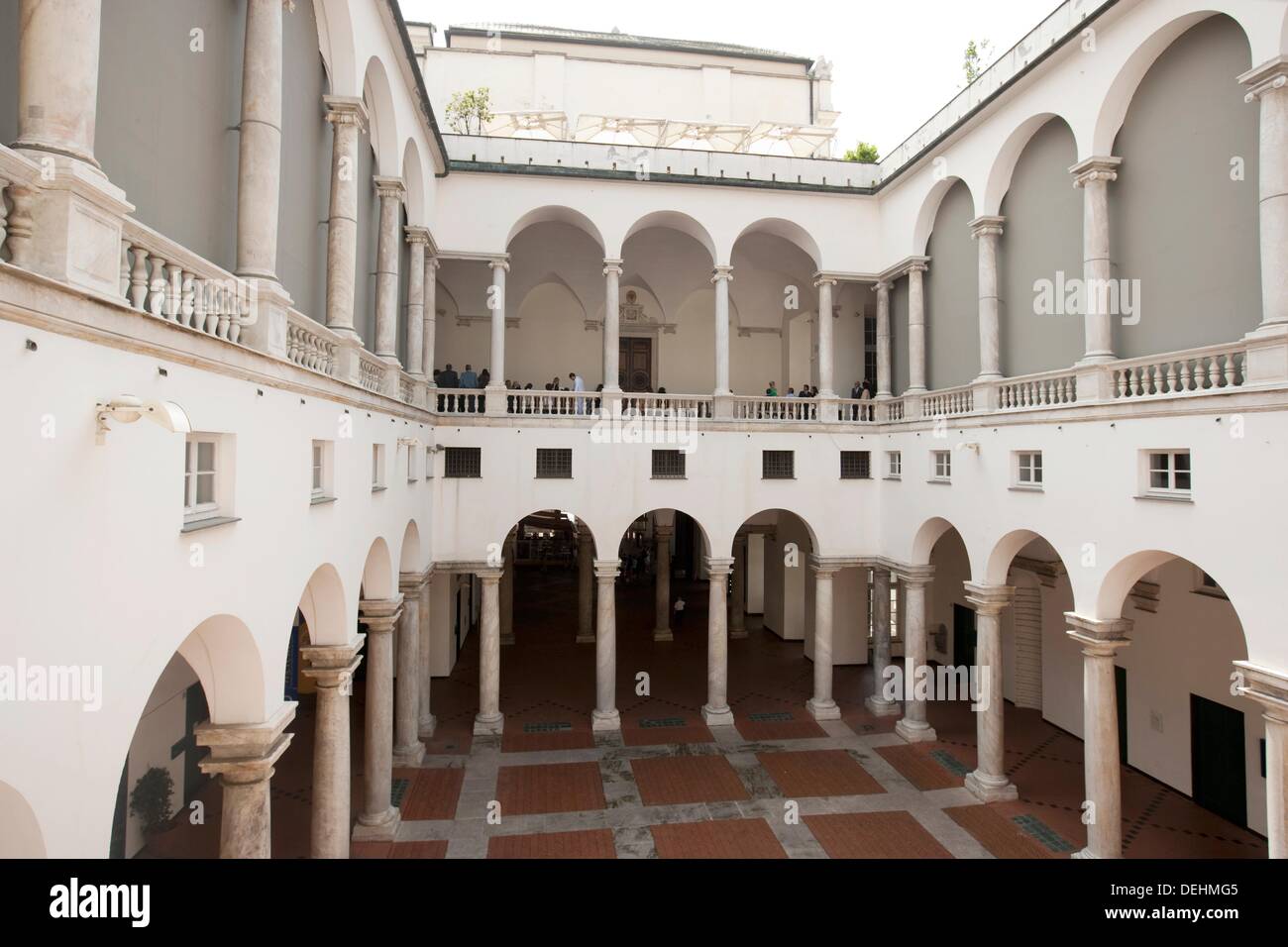 Italy genoa town hall Fotos und Bildmaterial in hoher Auflösung Alamy
