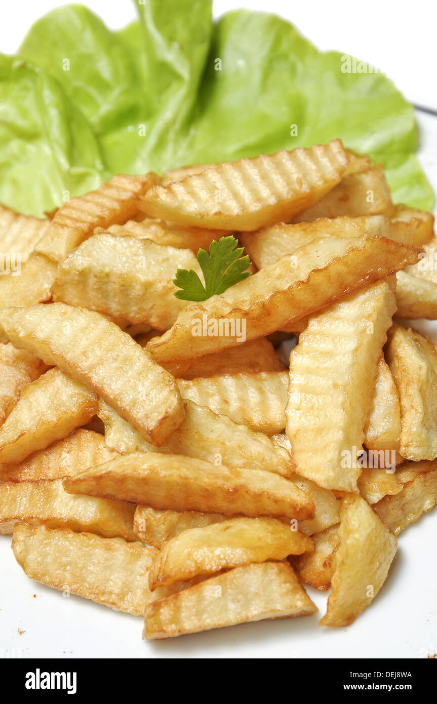 hausgemachte Pommes Frites auf weißen Teller Stockfoto