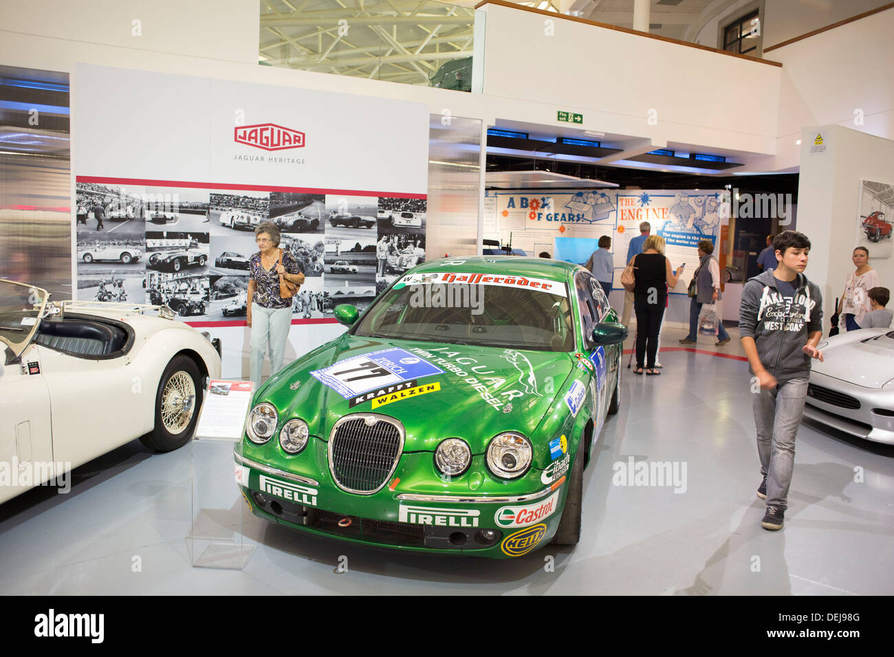 Heritage Motor Centre ist die größte Sammlung britischer Klassiker Oldtimer. Gaydon, England, Vereinigtes Königreich. Stockfoto