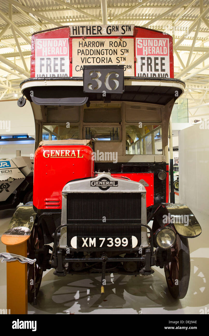 General Omnibus Company Bus. Heritage Motor Centre ist die größte Sammlung britischer Klassiker Oldtimer. Gaydon, England, Vereinigtes Königreich Stockfoto