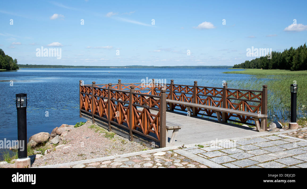 Rastgebiet für Fußgänger vom See Pieksänjärvi, Pieksänmäki, Finnland Stockfoto