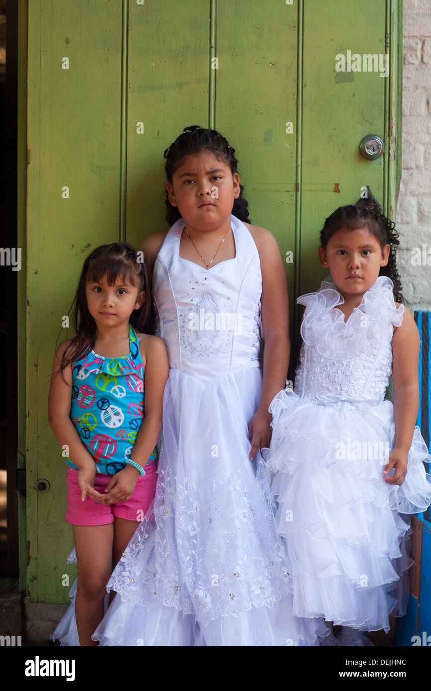 Kinder verkleidet für mexikanische Unabhängigkeitstag, Olvera Street, Los Angeles, Kalifornien Stockfoto