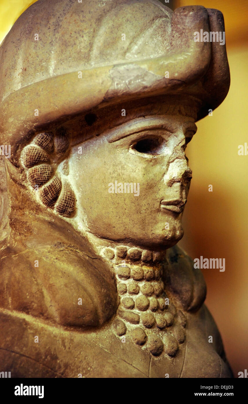 Detail der Statue von Pseudoerinnerungen der Brunnen (Amoriter, 18. Jh. v. Chr.), Museum von Aleppo, Syrien Stockfoto
