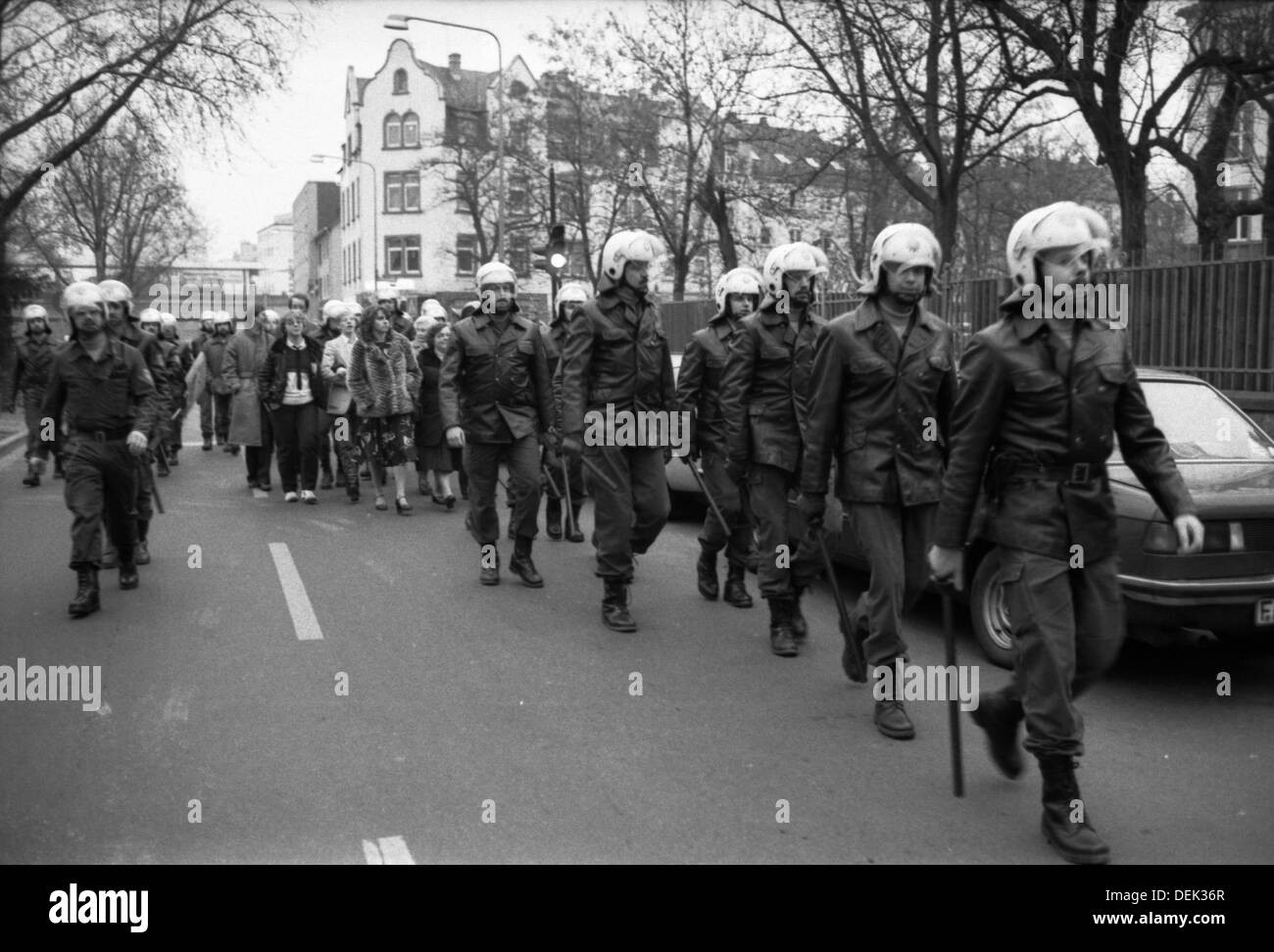 Für ein NPD treffen im Haus Gallus mehrere Organisationen marschierten durch die Stadt | Stockfoto