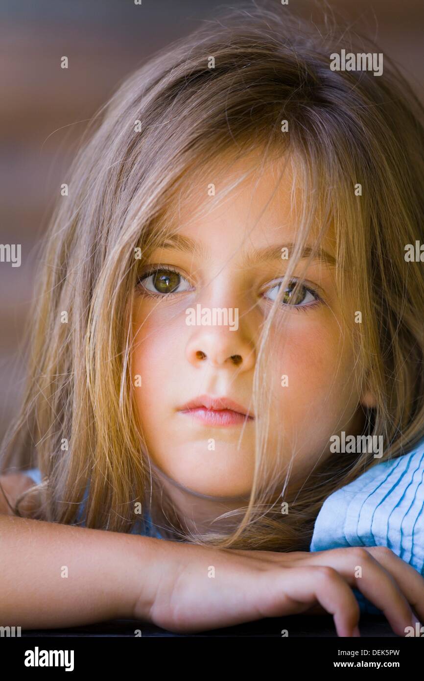 6-jährige Mädchen Porträt Stockfotografie - Alamy