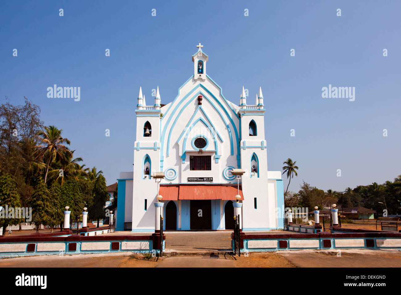 Fassade einer Kirche, die Kirche Our Lady of Bethlehem, Chandor, Salcetta, Süd-Goa, Goa, Indien Stockfoto