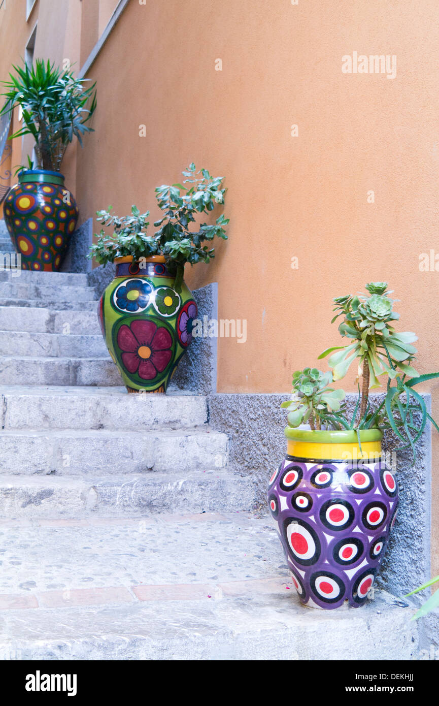 bunte Keramik Töpfe Taormina Sizilien Stockfoto