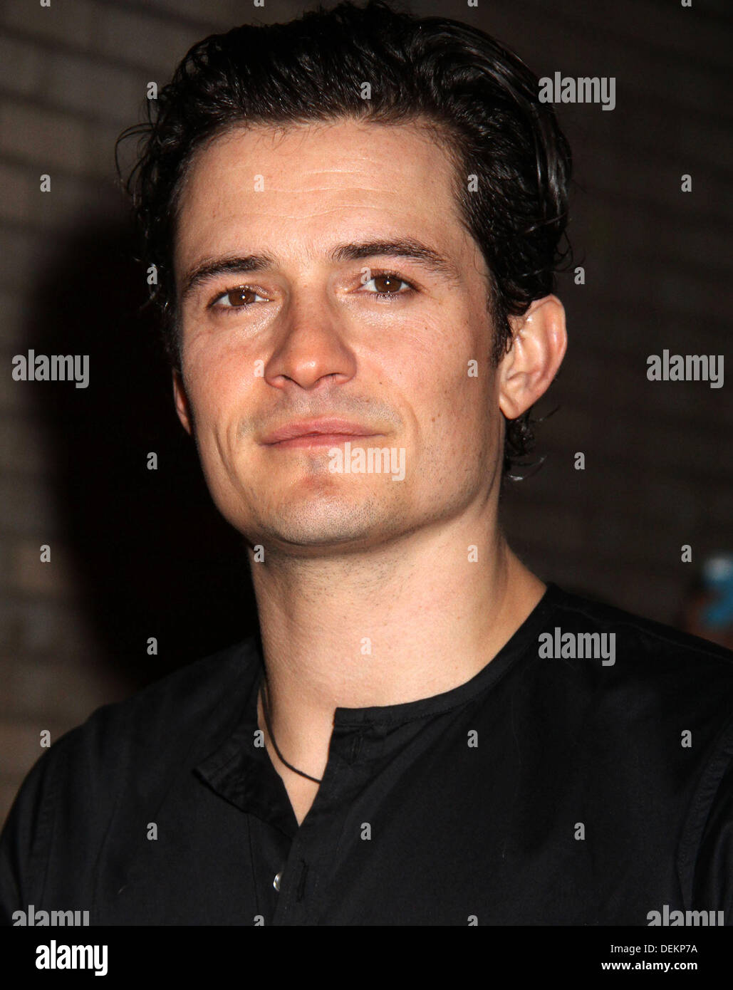 New York, New York, USA. 19. September 2013. Schauspieler ORLANDO BLOOM wird beendet nach Durchführung in seinem Broadway-Stück "Romeo und Julia" zu öffnen im Richard Rodgers Theater statt. Bildnachweis: Nancy Kaszerman/ZUMAPRESS.com/Alamy Live-Nachrichten Stockfoto