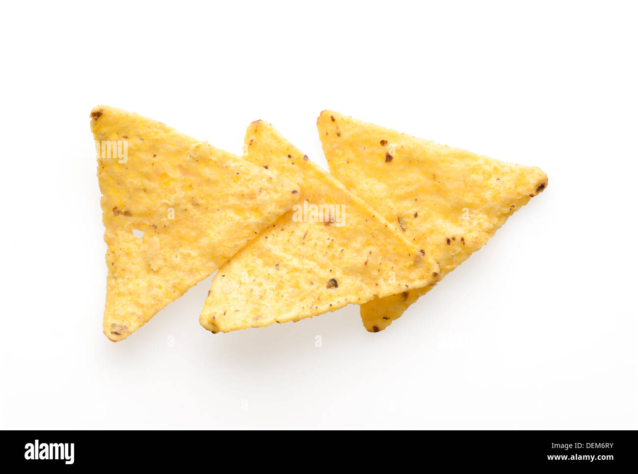 Essen und Snacks: mexikanische Nachos, isoliert auf weißem Hintergrund Stockfoto