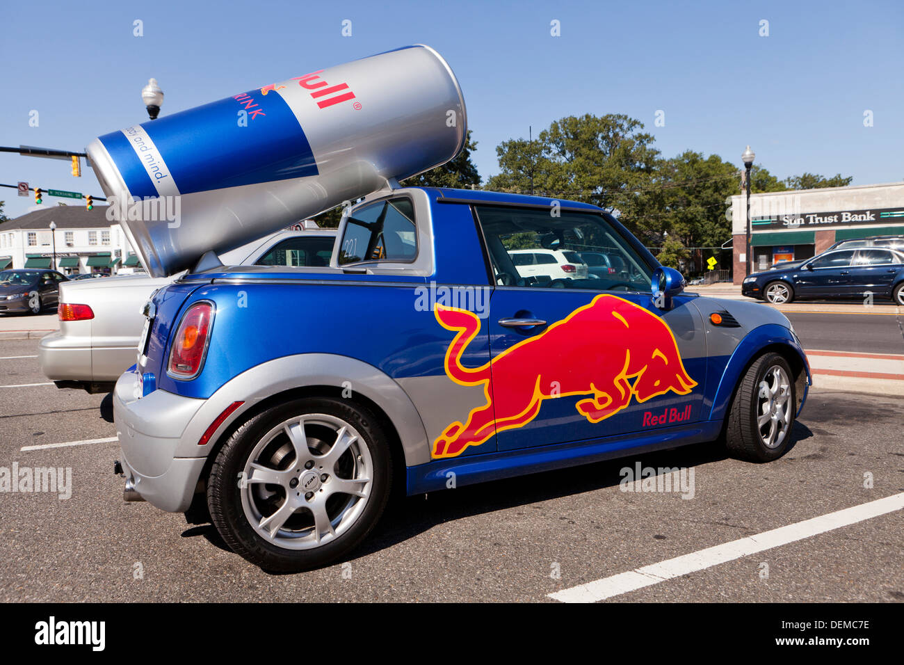 Red Bull Werbung Auto Stockfoto
