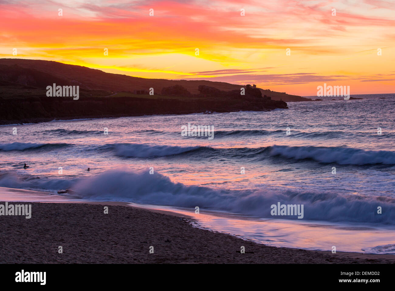 Sonnenuntergang vom Porthmeor Beach in St. Ives, Cornwall, UK. Stockfoto