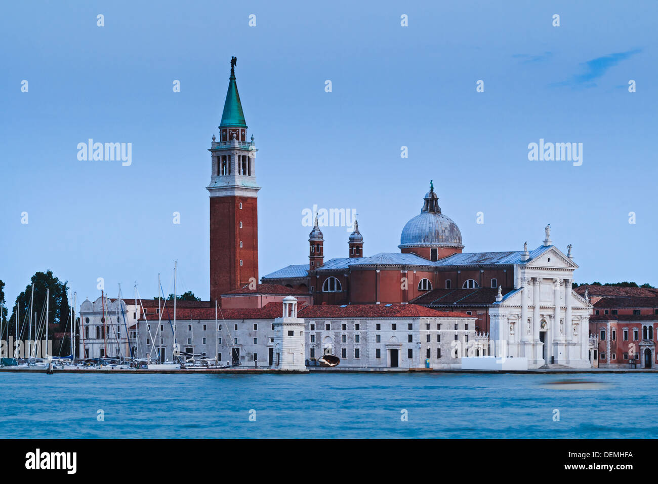 Italien Venedig Stadtblick auf San Giorgioi Maggiore Insel, Kirche und Kloster mit hohen Backsteinturm, Dom und Dom über ca Stockfoto
