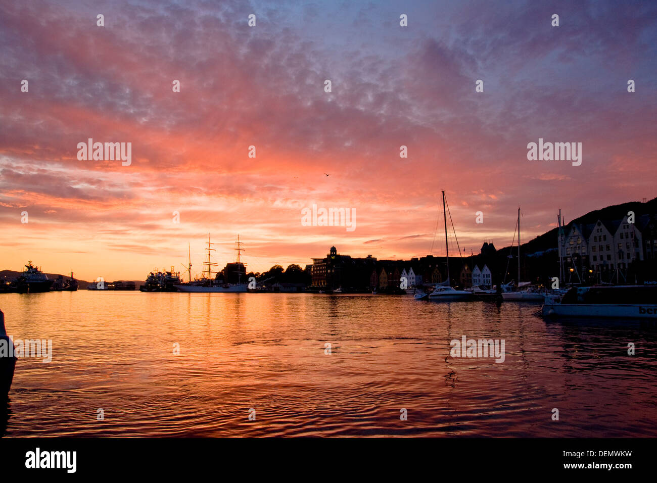 Sonnenuntergang, Bryggen, Bergen, Norwegen Stockfoto