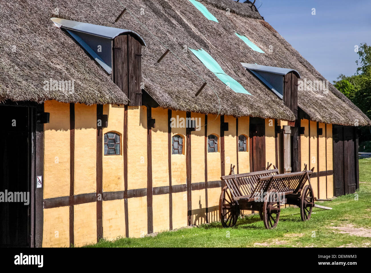 Alter Bauernhof in dem kleinen Dorf Melsted auf der Küste von Bornholm, Dänemark Stockfoto