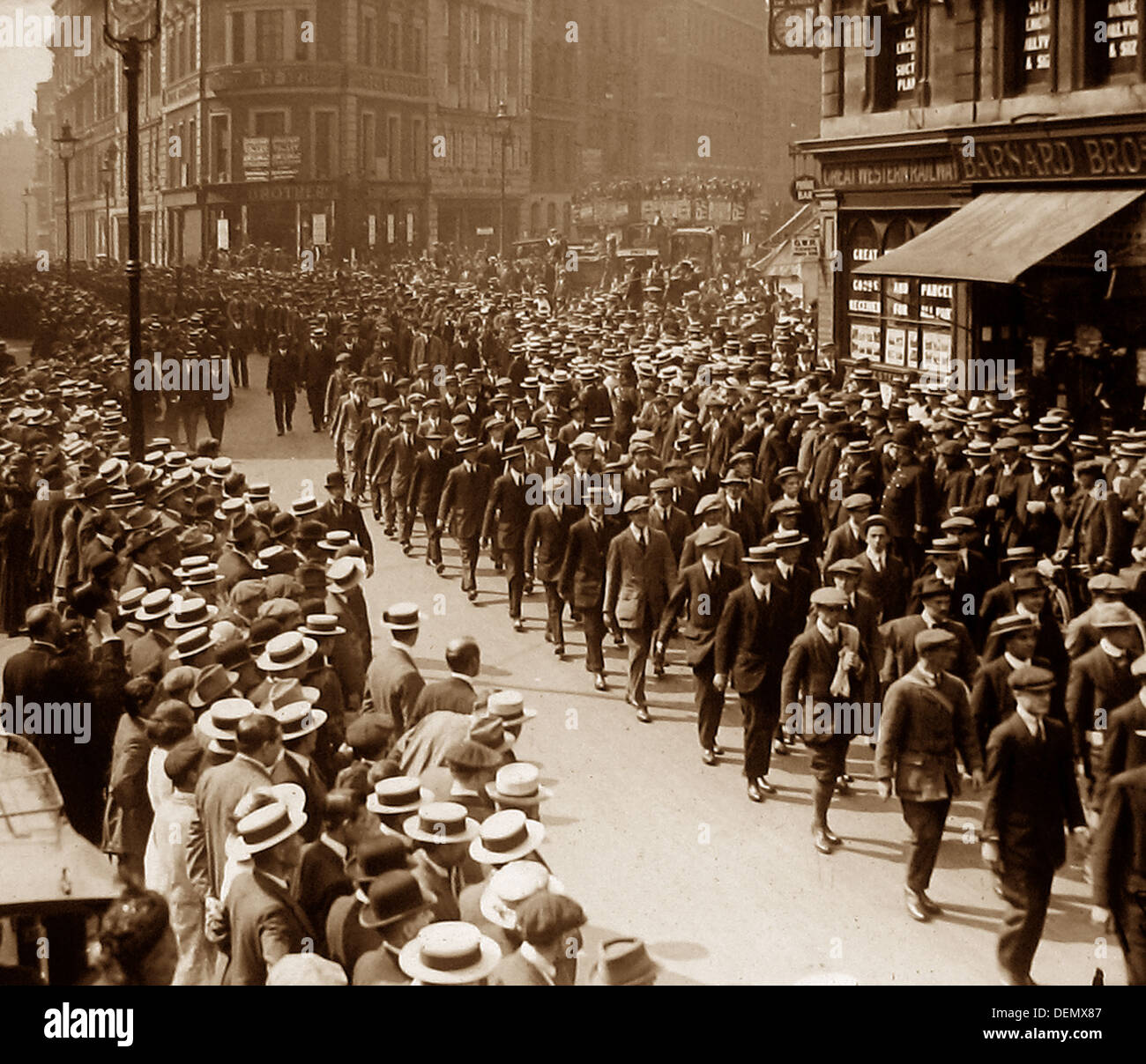 Neue Rekruten auf parade während WW1 wahrscheinlich London Stockfoto