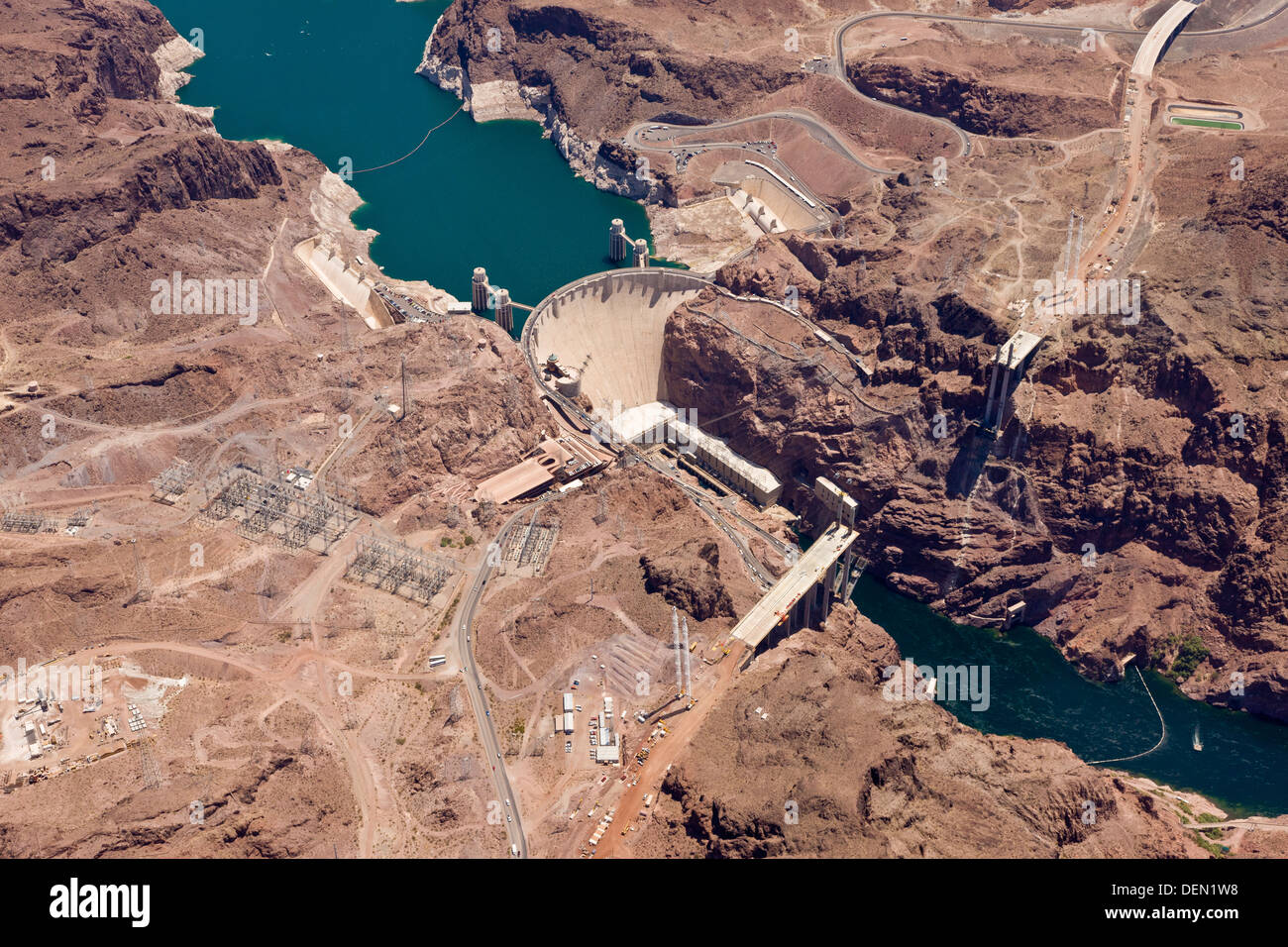 Luftaufnahme der Hoover-Staudamm an der Grenze zwischen den US-Bundesstaaten Arizona und Nevada. JMH5485 Stockfoto