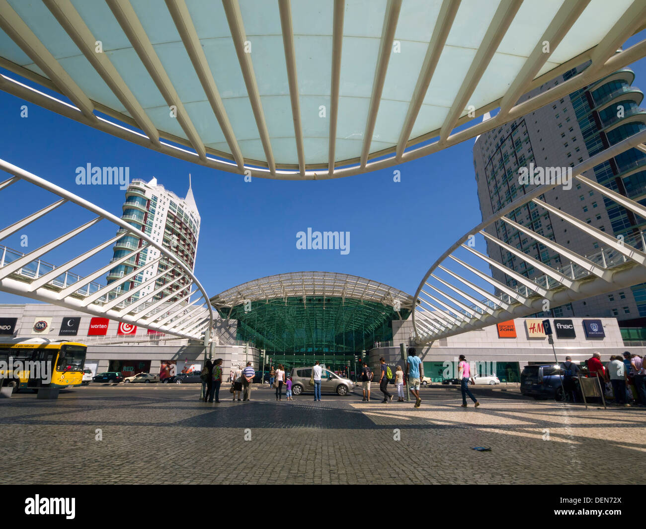 Vasco da Gama Shopping-Center neben der Gare Do Oriente Bahnhof in Lissabon, Portugal Stockfoto