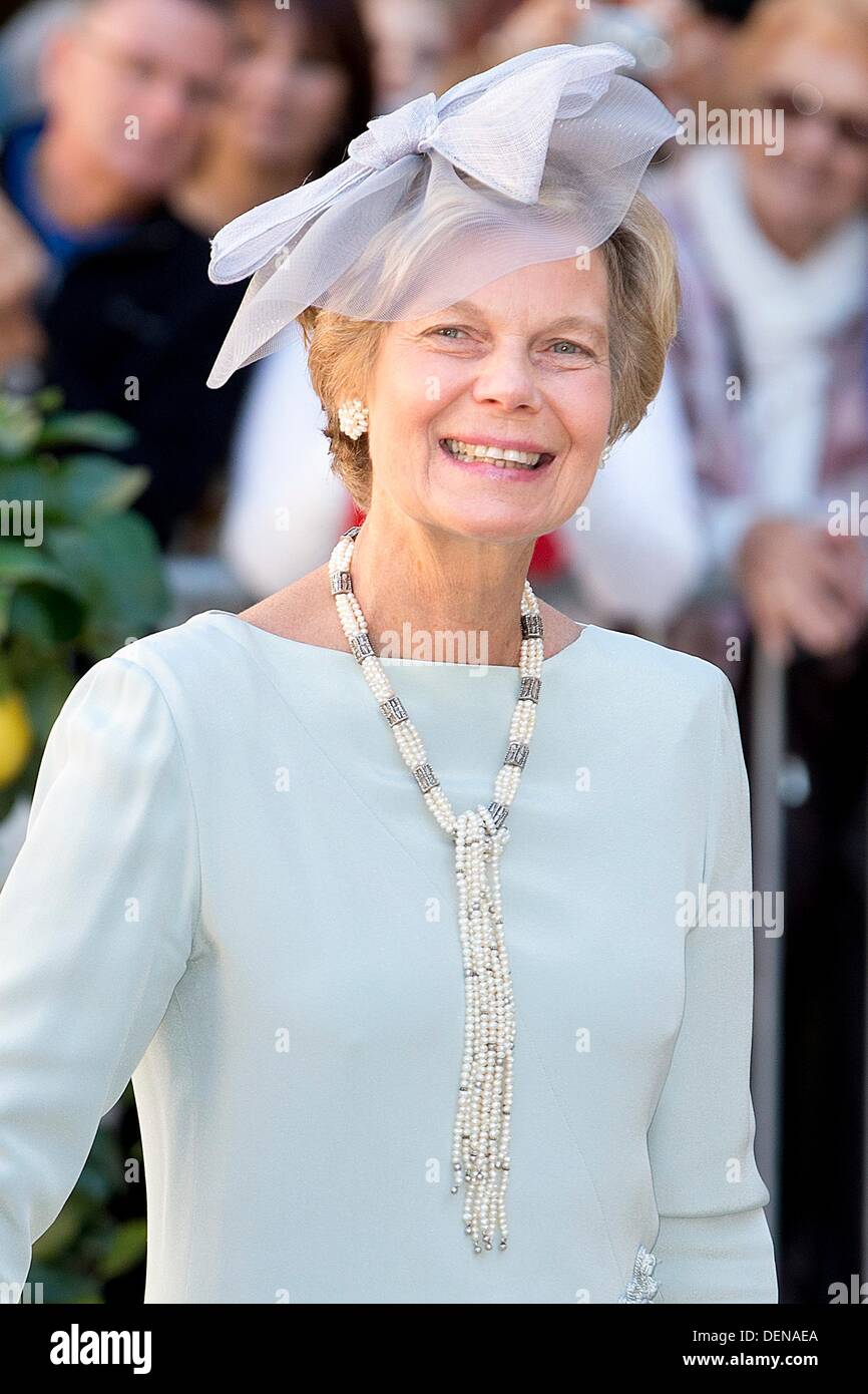 Saint Maximin la Sainte Baume, Frankreich. 21. September 2013. Prinzessin Marie Astrid von Luxemburg kommt für die kirchliche Trauung von Prinz Felix von Luxemburg und Claire Lademacher in der St. Mary Magdalene Basilica in Saint Maximin la Sainte Baume in Frankreich, 21. September 2013. Foto: Patrick van Katwijk / Niederlande, Credit: Dpa picture-Alliance/Alamy Live News Stockfoto