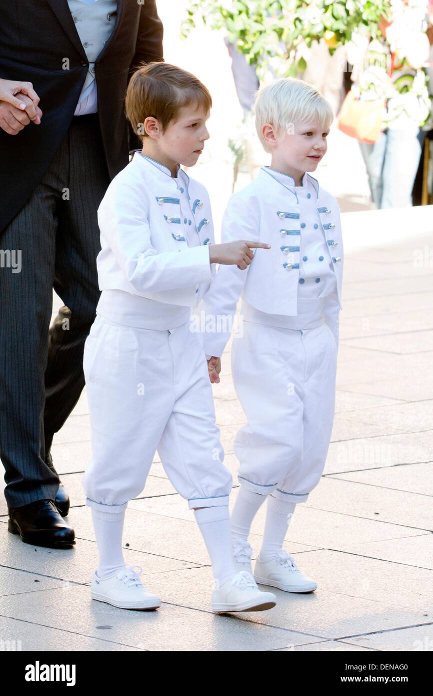 Saint Maximin la Sainte Baume, Frankreich. 21. September 2013. Prinz Gabriel und Prinz Noah Luxemburg kommen bei der Hochzeit von Prinz Felix und Claire Lademacher von Luxemburg in der St. Mary Magdalene Basilica in Saint Maximin la Sainte Baume in Frankreich, 21. September 2013 Credit: Dpa picture-Alliance/Alamy Live News Stockfoto