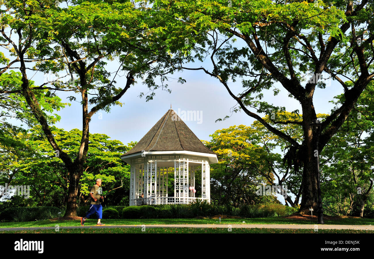 Dieser Pavillon, bekannt als der Musikpavillon, in Singapore Botanic Gardens in den 1930er Jahren wurde Singapur Attraktionen - Musik gespielt. Stockfoto