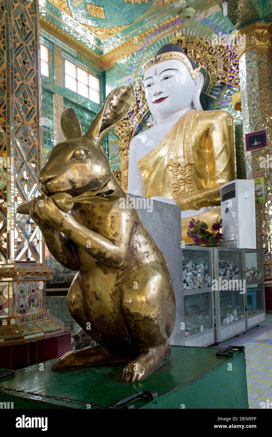 Goldener Hase in einem buddhistischen Tempel Stockfoto