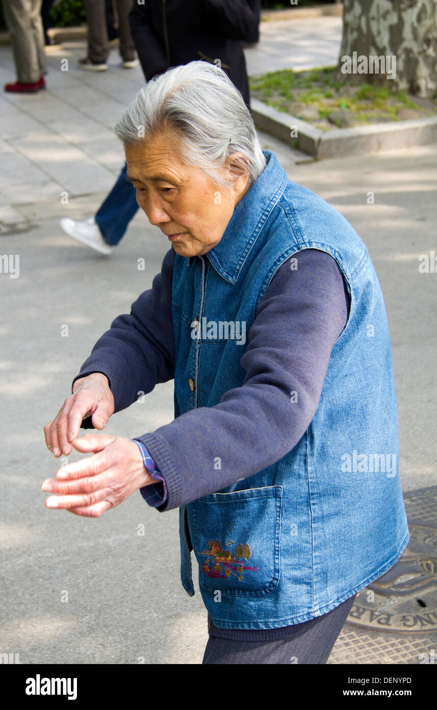 Ausübung im Fuxing Park, Shanghai, China Stockfoto