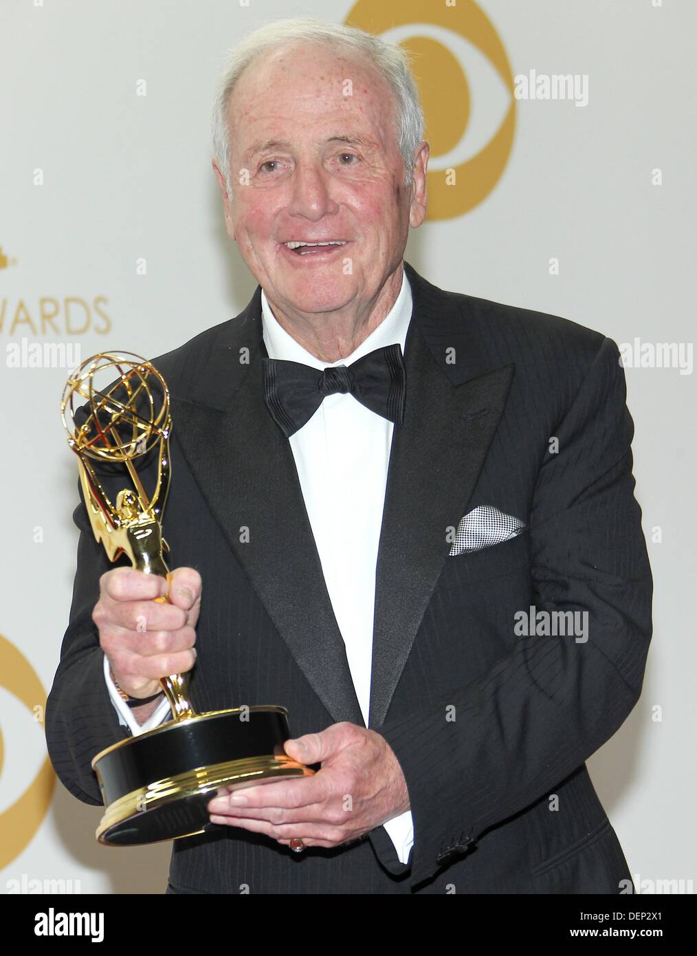 Los Angeles, CA. 22. September 2013. Jerry Weintraub, Beste Miniserie oder Fernsehfilm, hinter der KANDELABER im Presseraum der 65. Primetime Emmy Awards - drücken Sie Raum, Nokia Theatre L.A. Live, Los Angeles, CA 22. September 2013. Bildnachweis: James Atoa/Everett Collection/Alamy Live-Nachrichten Stockfoto