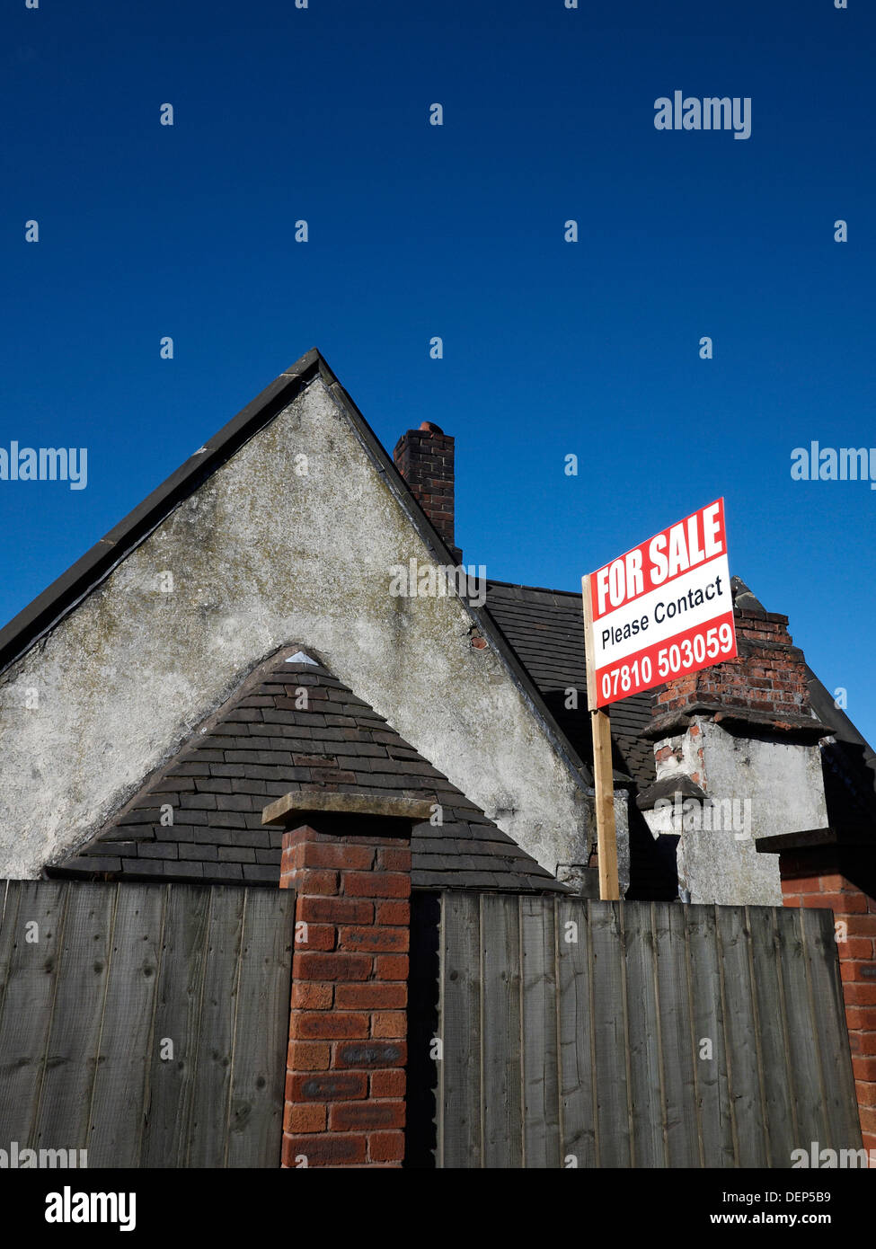 Haus zum Verkauf anmelden Cheshire UK Stockfoto