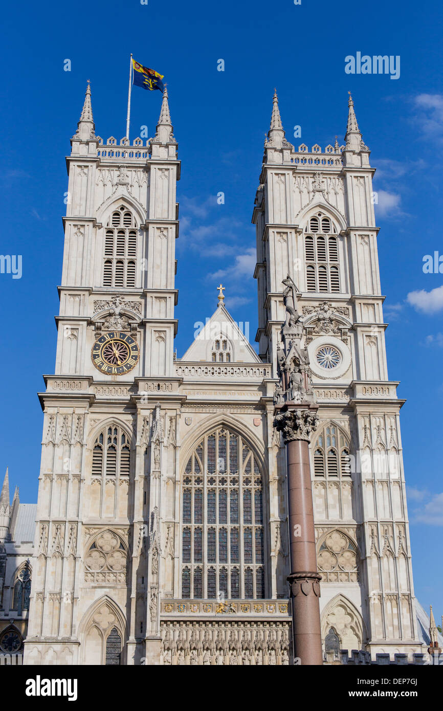 Türme der Westminster Abbey in London, Großbritannien Stockfoto