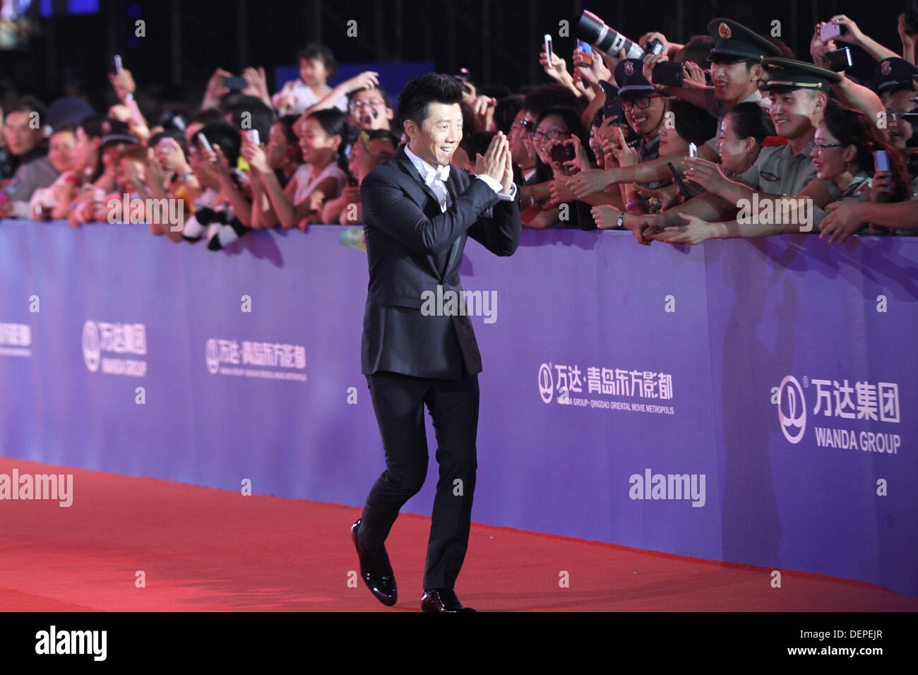 Qingdao, Provinz Shandong, China. 22. September 2013. Schauspieler Xia Yu besucht den offiziellen Start von Qingdao Oriental Film Metropolis in Qingdao, Shandong Provinz, China am Sonntag 22. September 2013. Bildnachweis: TopPhoto/Alamy Live-Nachrichten Stockfoto
