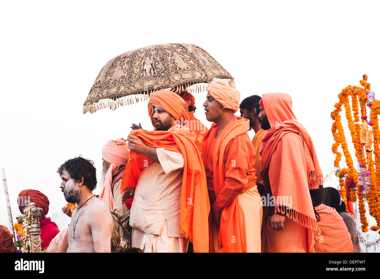 Sadhus an der königlichen Bad-Prozession am Maha Kumbh, Allahabad, Uttar Pradesh, Indien Stockfoto