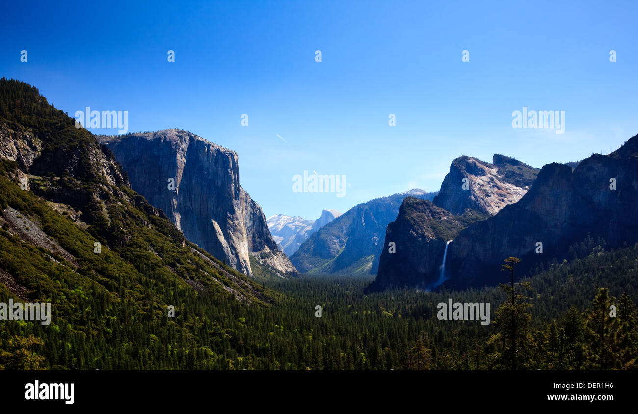 Yosemite Valley im Yosemite-Nationalpark, Kalifornien, USA - von Tunnel-Aussichtspunkt Stockfoto