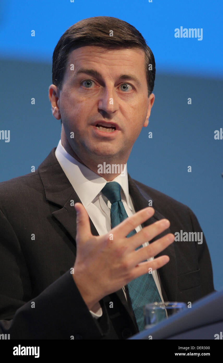 DOUGLAS ALEXANDER MP Schatten Außenminister 23. September 2013 BRIGHTON CENTRE BRIGHTON ENGLAND Stockfoto