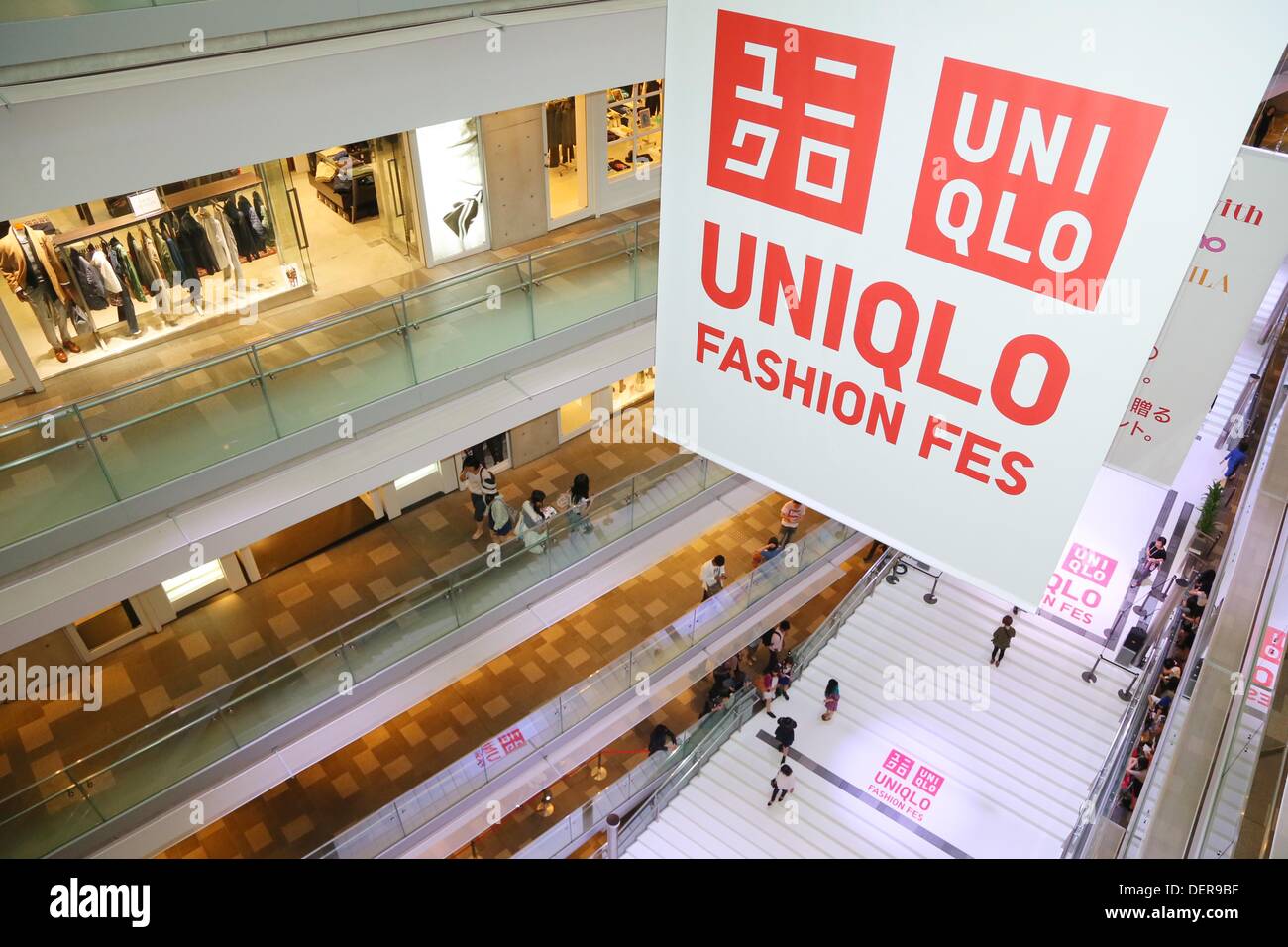 Tokio, Japan. 23. September 2013. Gesamtansicht, Sep 29, 2013: "UNIQLO Fashion Festival" in Tokio am 23. September 2013. Bildnachweis: Yohei Osada/AFLO/Alamy Live-Nachrichten Stockfoto