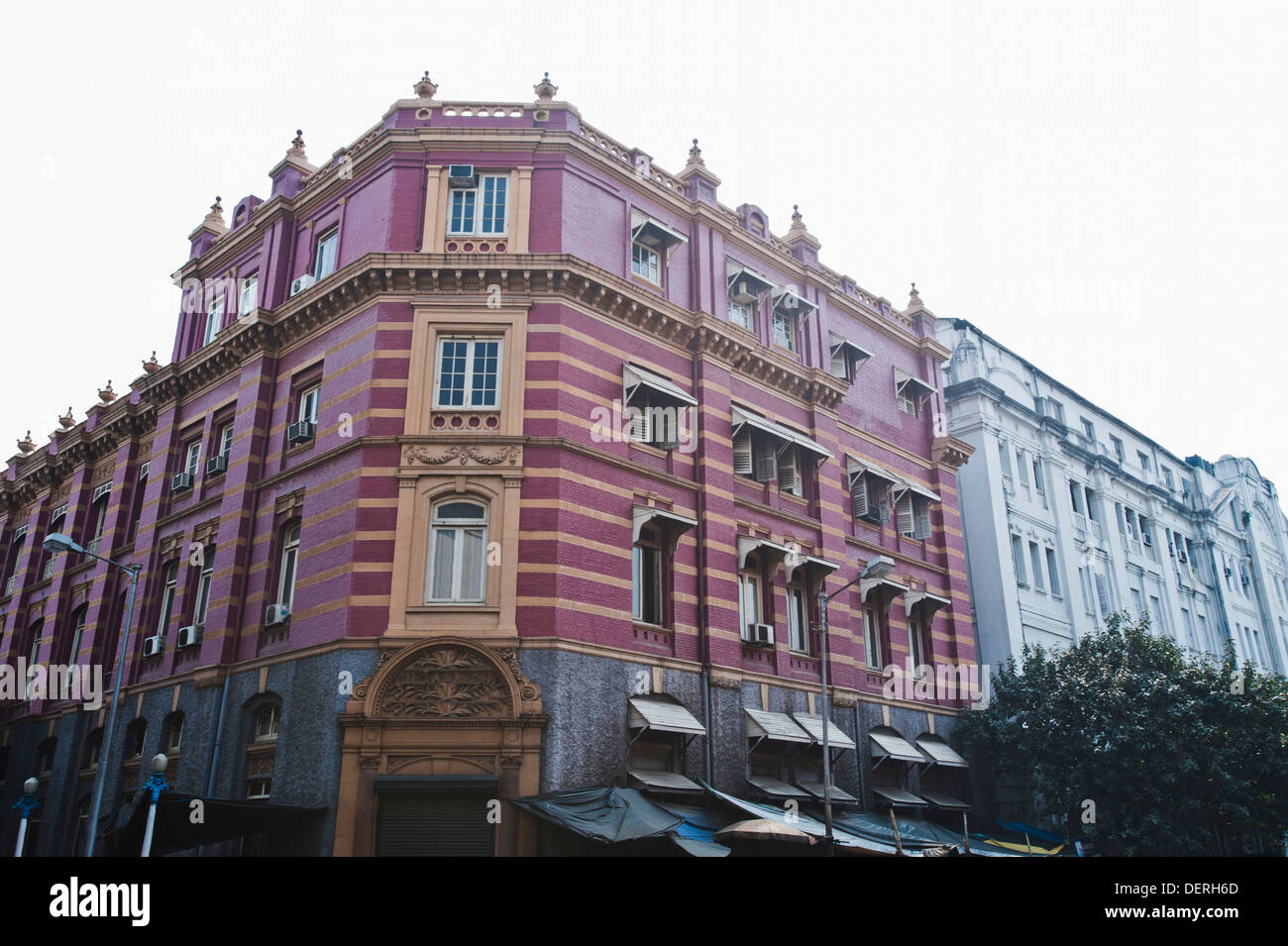 Fassade von einem denkmalgeschützten Gebäude, Royal Insurance Building, Kolkata, Westbengalen, Indien Stockfoto