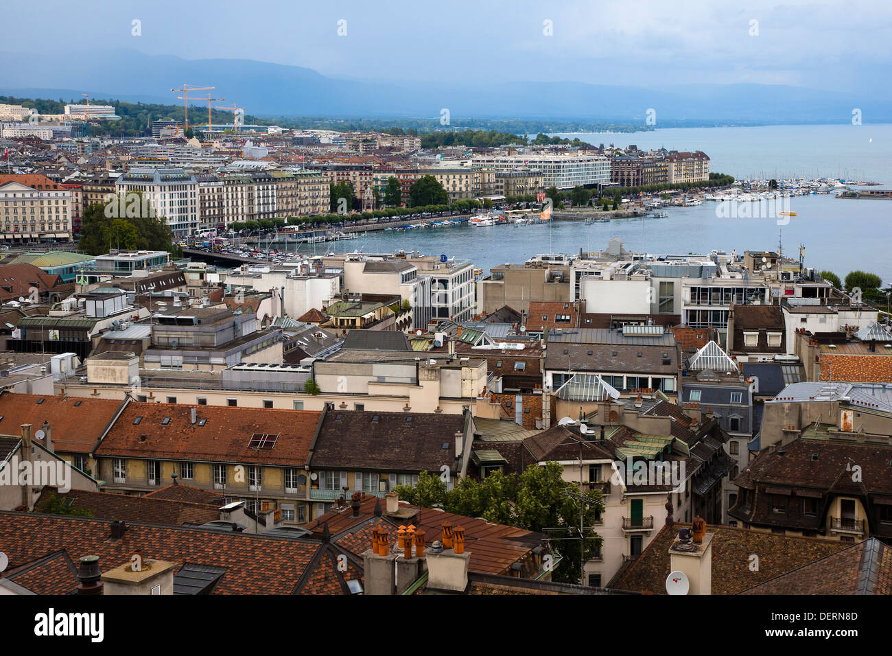 Luftaufnahme von Genf genommen von einem Turm der Kathedrale Saint Pierre (St.-Peter-Kathedrale), Genf Stockfoto