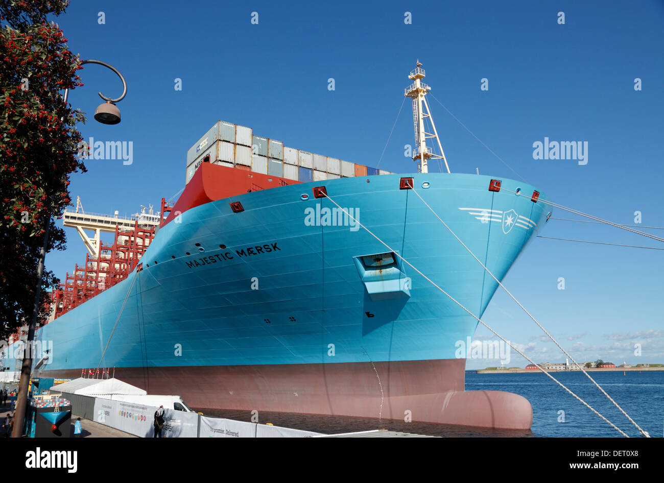 Kopenhagen, Dänemark, 23. Sept.. Maersk Line Triple-E Schiff majestätischen Maersk angekommen, Langelinie im Hafen von Kopenhagen gestern Abend für eine Woche der Präsentation und der Name Siegerehrung. Am Mittwoch benennt ihre königliche Hoheit Kronprinzessin größte Schiff der Welt. Dies markiert den Beginn des Schiffes und die Ausstellung im Langelinie und die Öffentlichkeit wird eine Tour auf das Containerschiff angeboten. Mehr als 42.000 Menschen haben bereits ihr Ticket für das Schiff, 400 m lang und 59 m Breite an Bord gebucht. Der majestätische Maersk ist das zweite von Maersk 20 bestellten Schiffe der Triple-E. Bildnachweis: Niels Quist / Alamy Liv Stockfoto