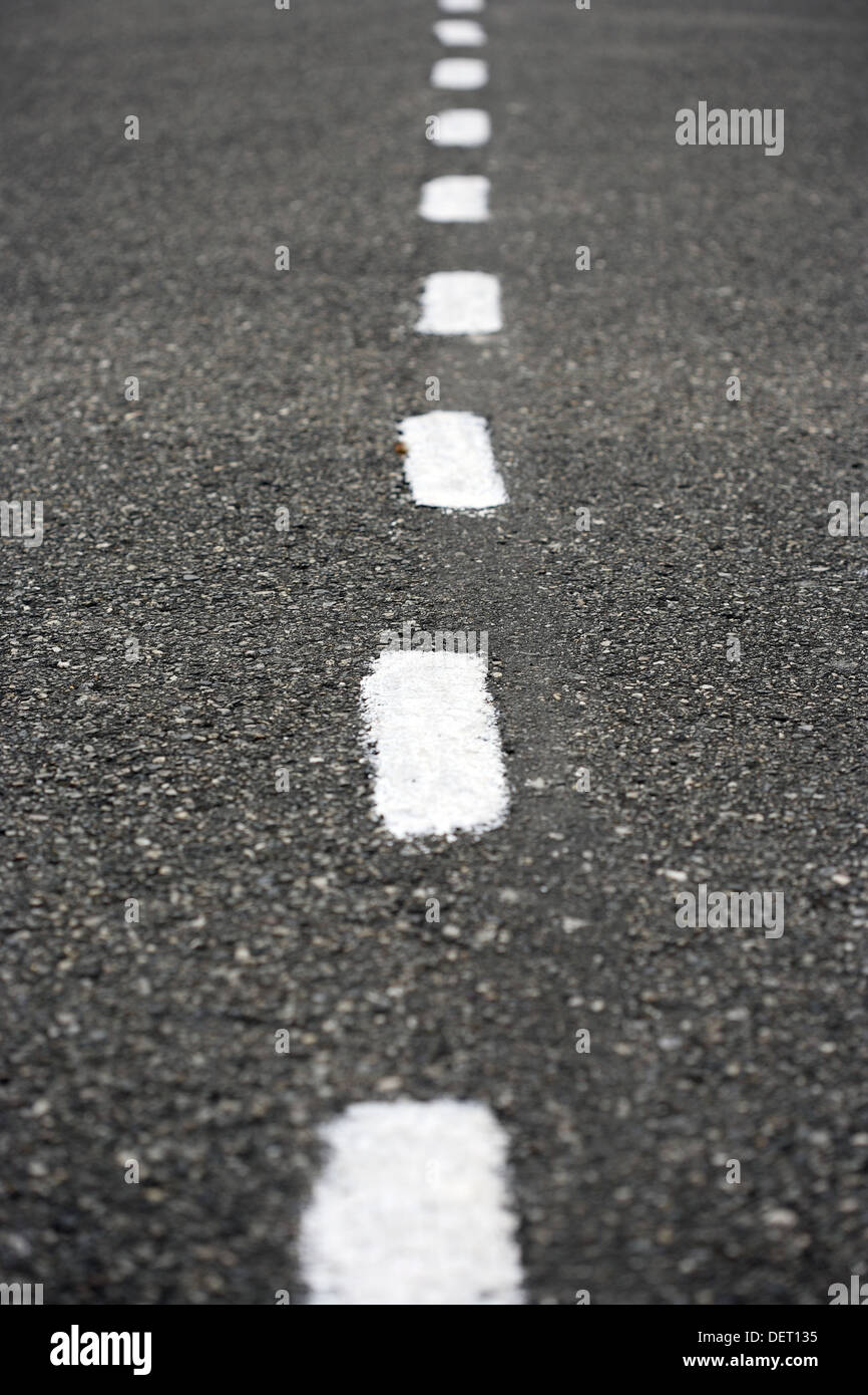 Weiße straße Fotos und Bildmaterial in hoher Auflösung Alamy