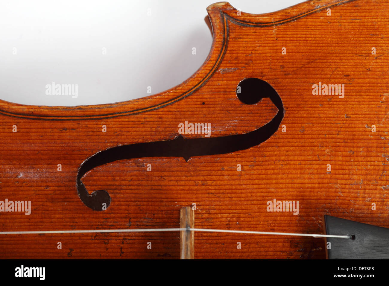 Violine, die volle Größe., Nahaufnahme Detail f-Loch Stockfoto