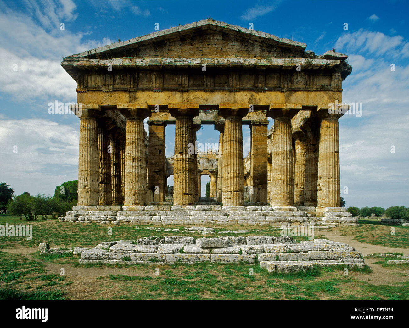 Tempel des Neptun (5. Jh. v. Chr.) in Paestum, Kampanien, Italien Stockfoto