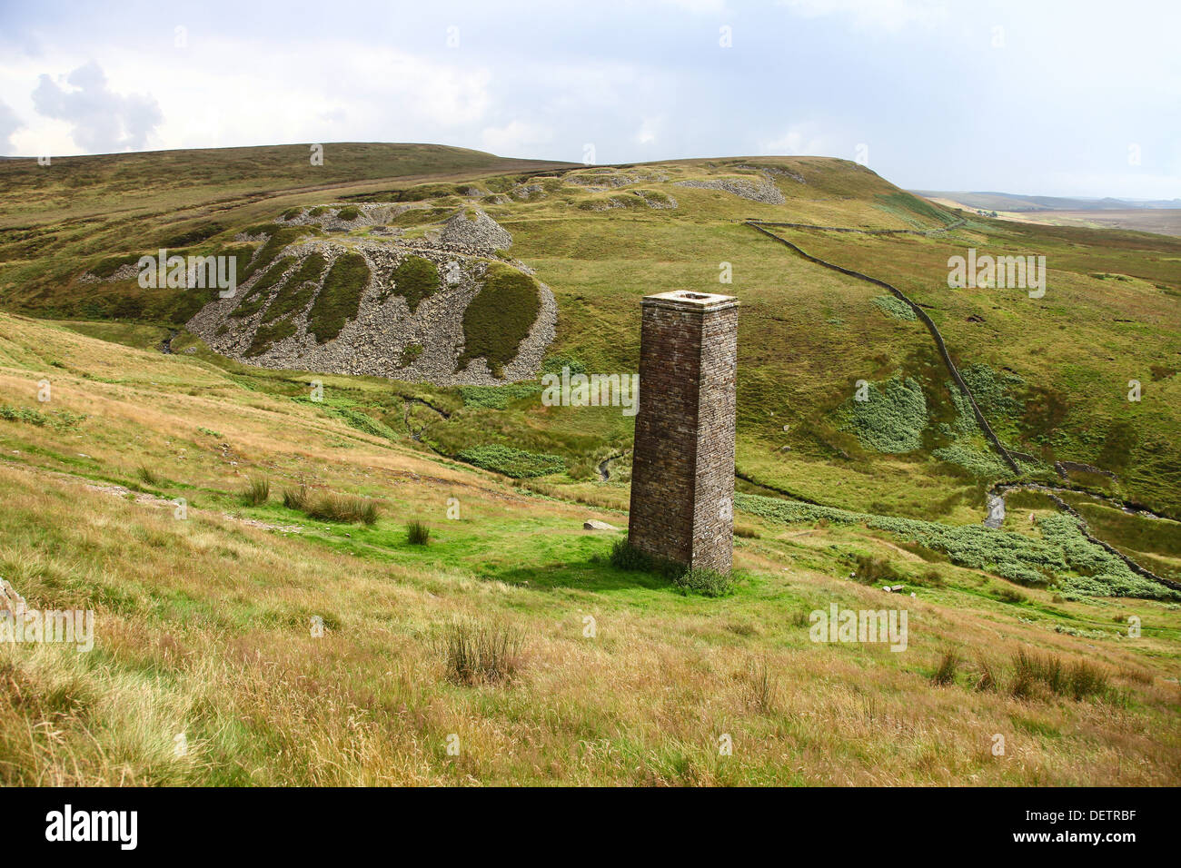 Eine industrielle Lüftung Schornstein bei Danebower Zeche Wildboarclough Derbyshire England UK Stockfoto